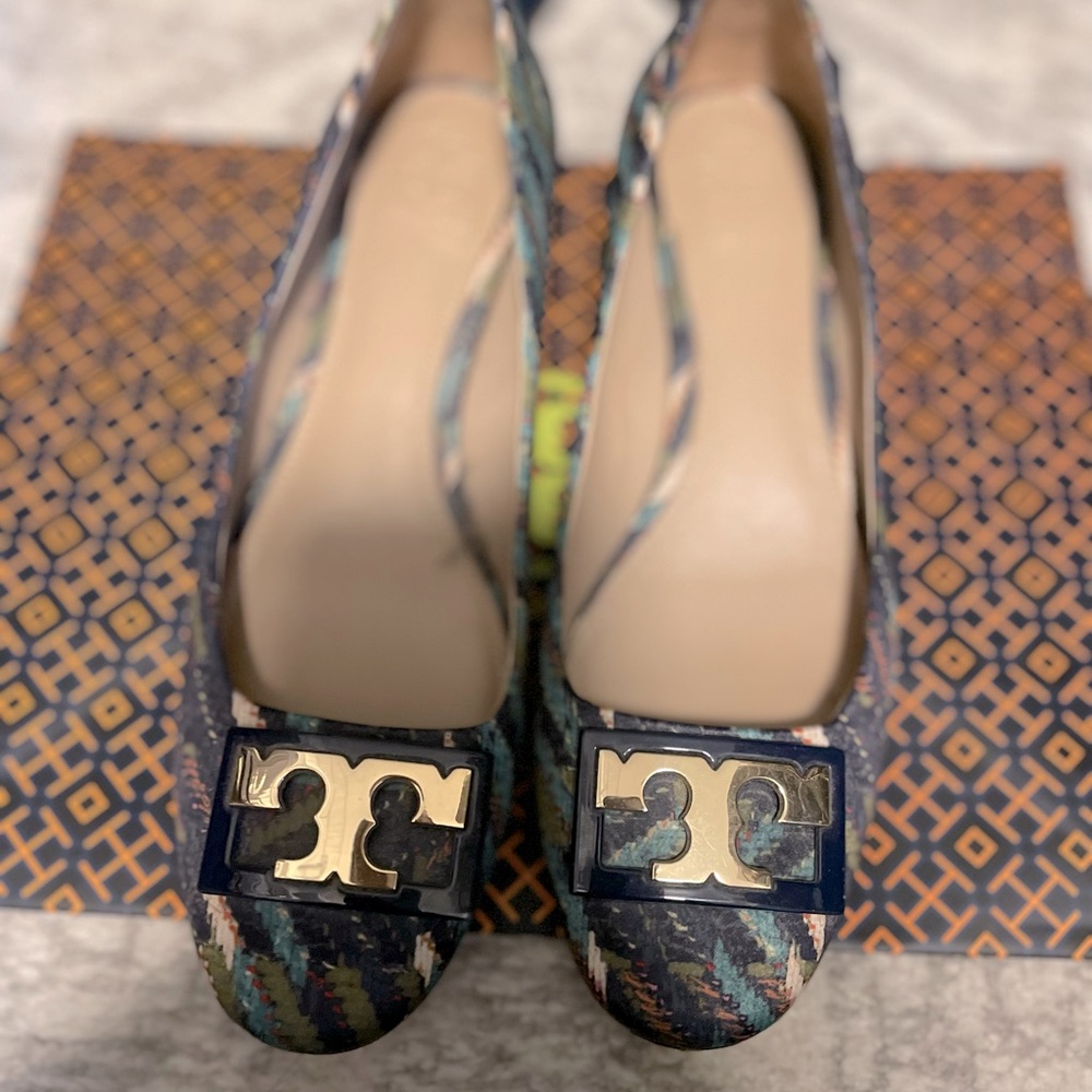 Rare Tory Burch block heel.